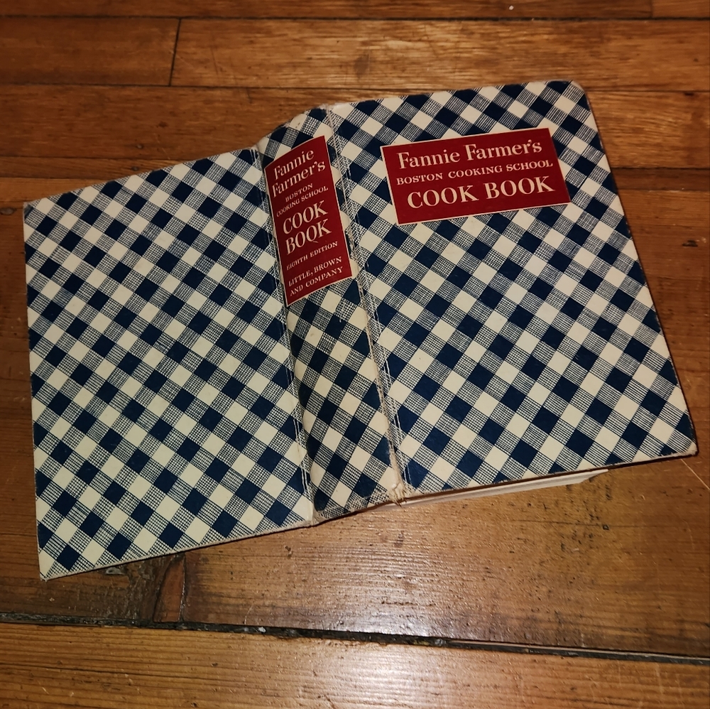 Hard Cover Vintage Fannie Farmer's Boston Cooking School Cook Book